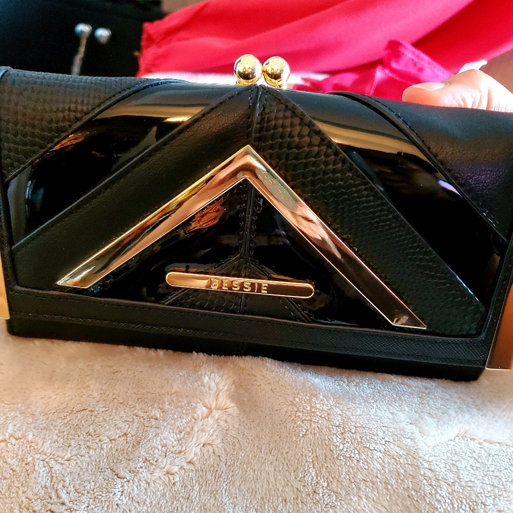 Bessie Wallet